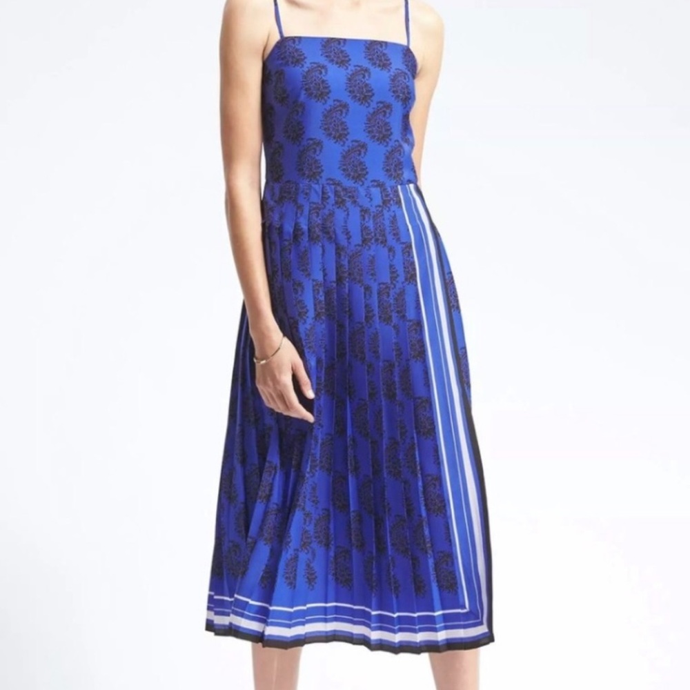 NWT Banana Republic blue Paisley Pleated spaghetti strap Dress size 8